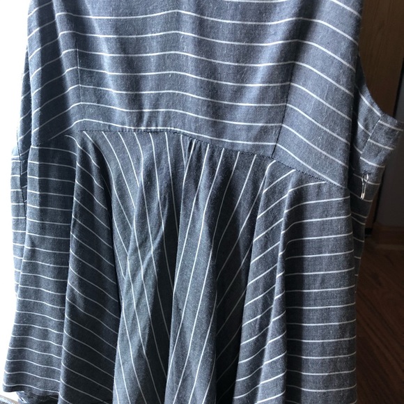 Striped Open Back Bow Tank - Picture 6 of 6